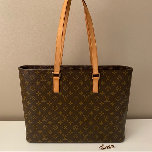 ⛔️SOLD⛔️Louis Vuitton Monogram Luco Tote Bag - Picture 2 of 16